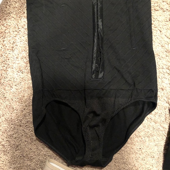 Set of 2 Belly Bandit postpartum items - Picture 3 of 4